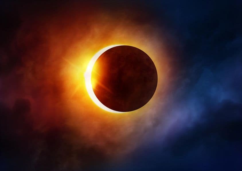 Eclipse solar mientras la Luna se mueve frente al Sol.