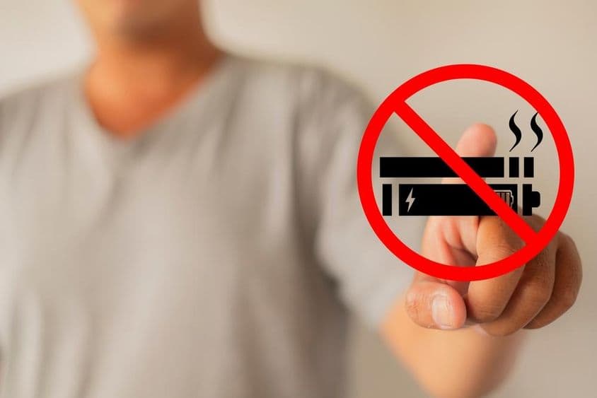 Símbolo de advertencia libre de humo sin fumar