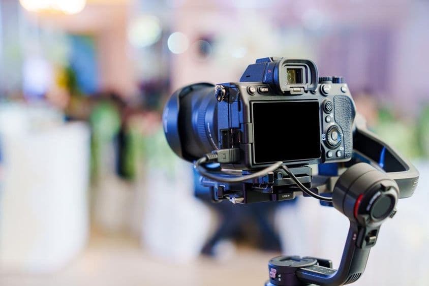 Una cámara profesional.
