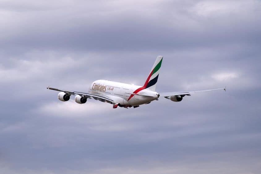 Airbus A380-861 de Emirates, registro A6-EEY, avión de pasajeros.