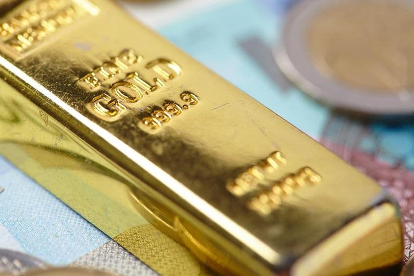 Barra de oro con pureza de 999.9.