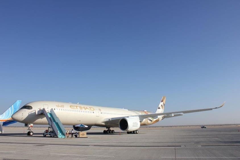 Nuevo avión de pasajeros Airbus A350-1000 de Etihad Airways.