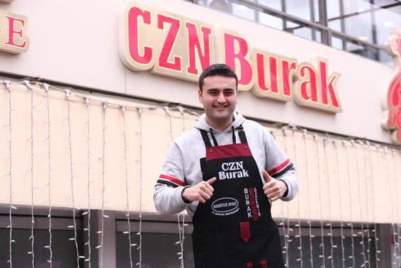 Retrato del famoso chef turco, CZN Burak Özdemir.