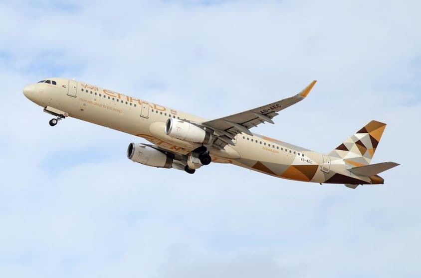 Airbus A321-231 - Etihad Airways despegando del Aeropuerto Ben Gurion.