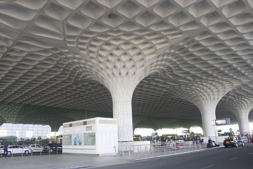 Vista externa del Aeropuerto Internacional de Mumbai.