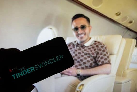 La nueva película de Netflix, El Estafador de Tinder.