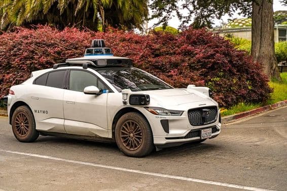 Taxi autónomo de Waymo.