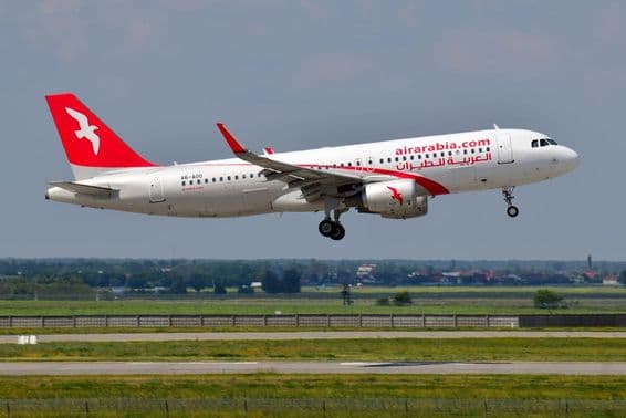 Avión Airbus A320-200 A6-AOO de Air Arabia.