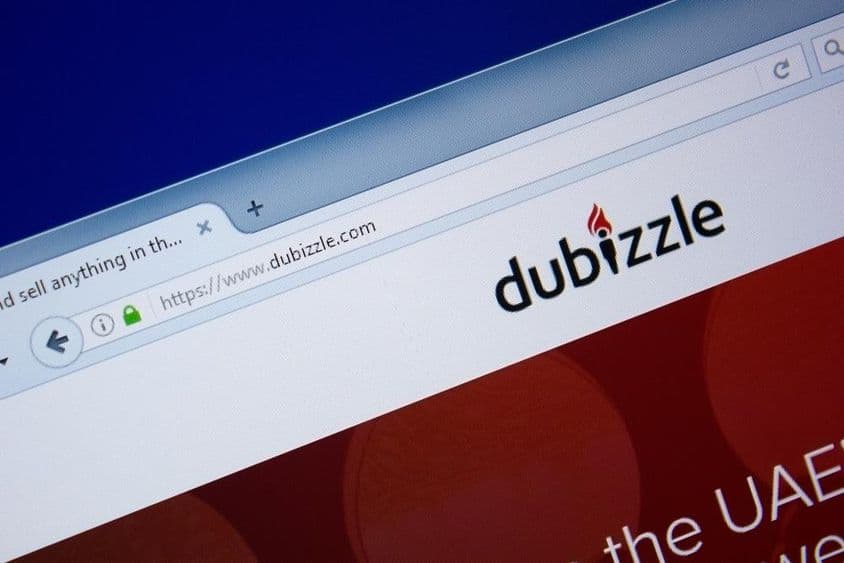 Página de inicio del sitio web de Dubizzle en la pantalla de una PC.