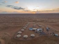 Campamento de lujo en medio del desierto omaní.
