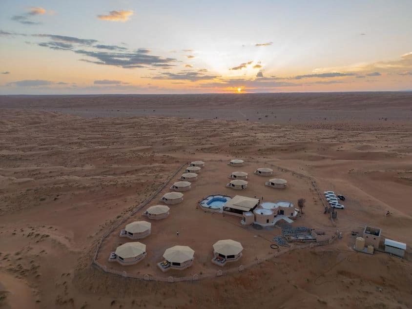 Campamento de lujo en medio del desierto omaní.