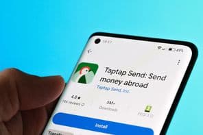 La aplicación Taptap Send mostrada en un teléfono inteligente.