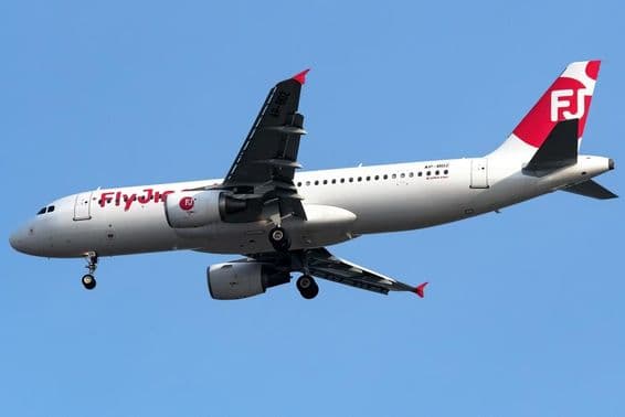 El Airbus A320 recién alquilado de Fly Jinnah inicia su primer vuelo.