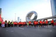 Este evento Dubai Run reunió a 226,000 participantes para el evento de carrera comunitaria más grande del mundo.