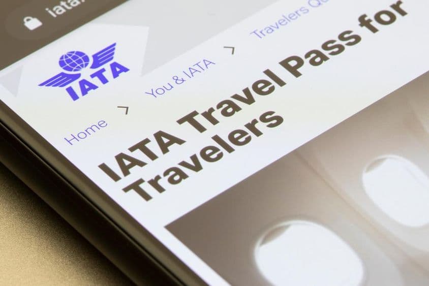 La página introductoria del pase de viaje IATA es visible.
