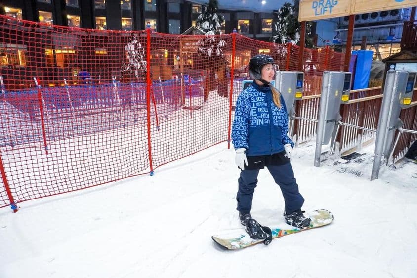 Atracción en el centro comercial 'Ski Dubai' de Dubái.