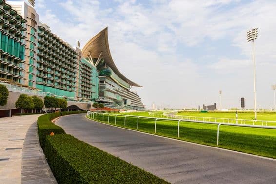 hotel de Meydan y el hipódromo.