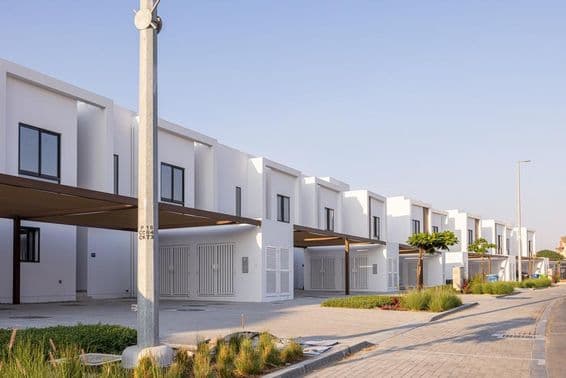Casas modernas y adosadas en Dubái.