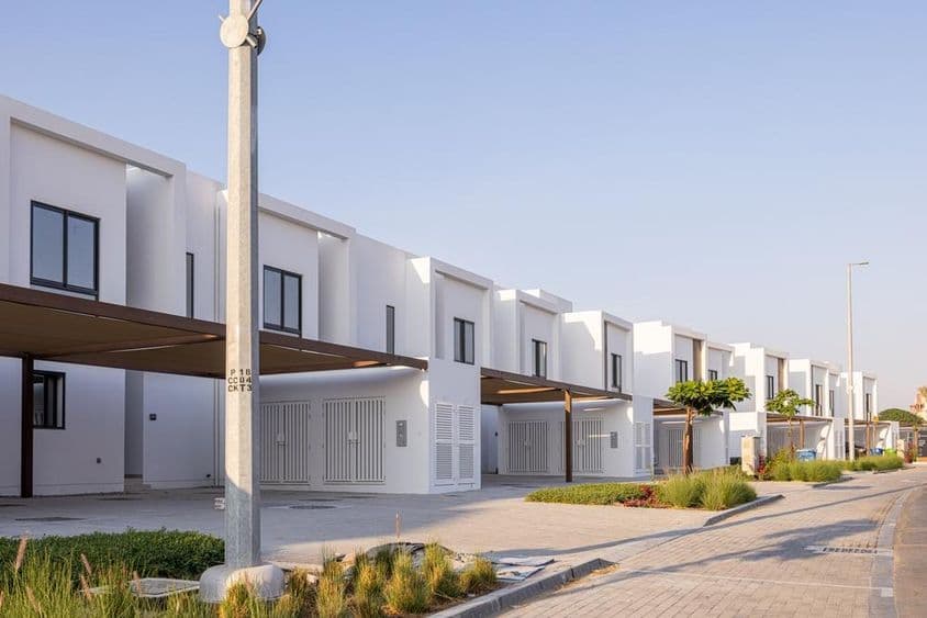 Casas modernas y adosadas en Dubái.