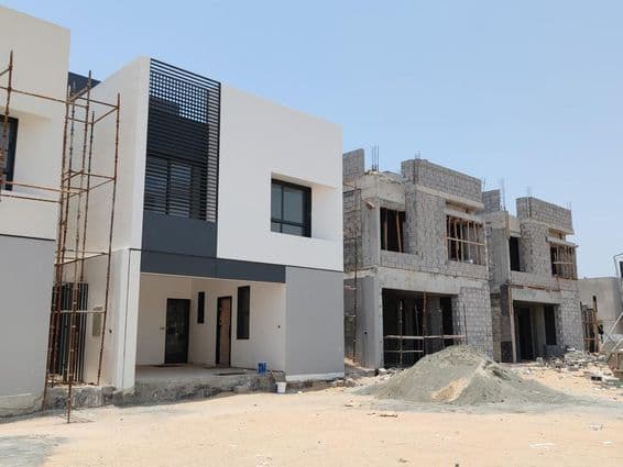 Casas o villas en construcción en Dubái.