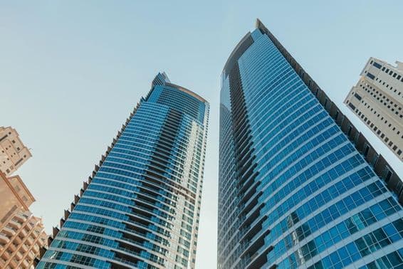 Rascacielos modernos en el centro de Dubai.