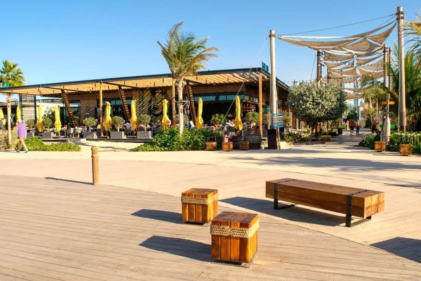 Complejo turístico La Mer Beach en Dubái.