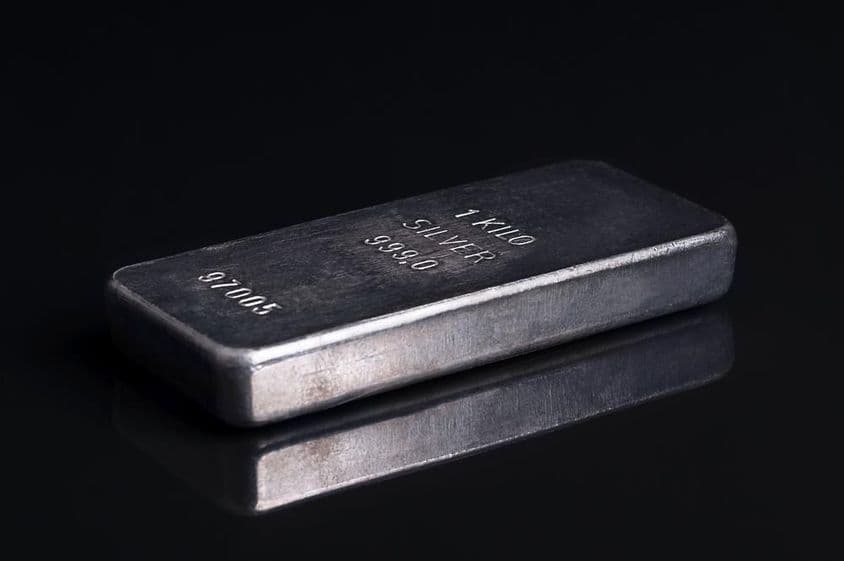 Lingote de plata fundido, estampado y numerado de un kilogramo.
