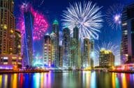 Fuegos artificiales de Año Nuevo en Dubái, Emiratos Árabes Unidos.