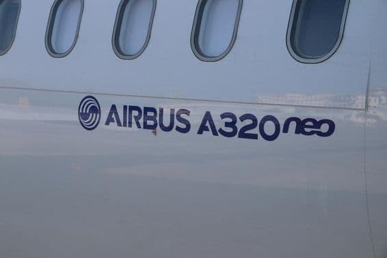 Avión Airbus A320 en el aeropuerto de Mumbai.
