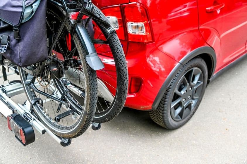 Un portabicicletas, un soporte para bicicletas de enganche.