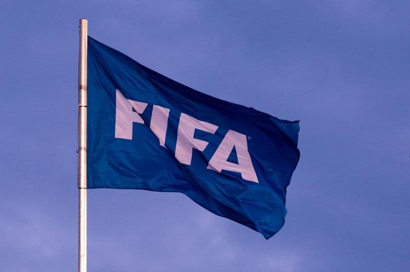 Vista de la bandera de la FIFA en el estadio BMO Field.