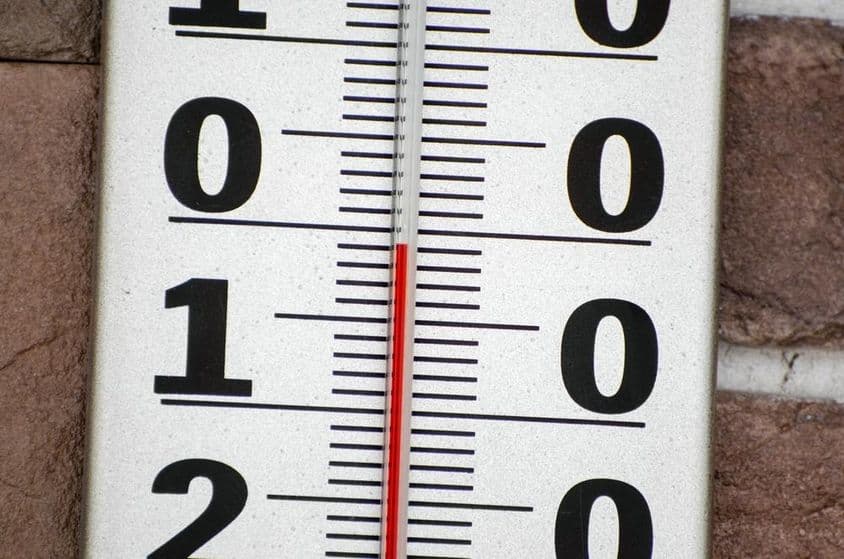 Menos 1 grado Celsius.