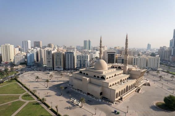 Mezquita de Sharjah desde arriba.