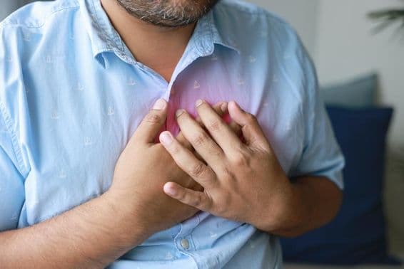 Causas del dolor incluyen enfermedad cardíaca.