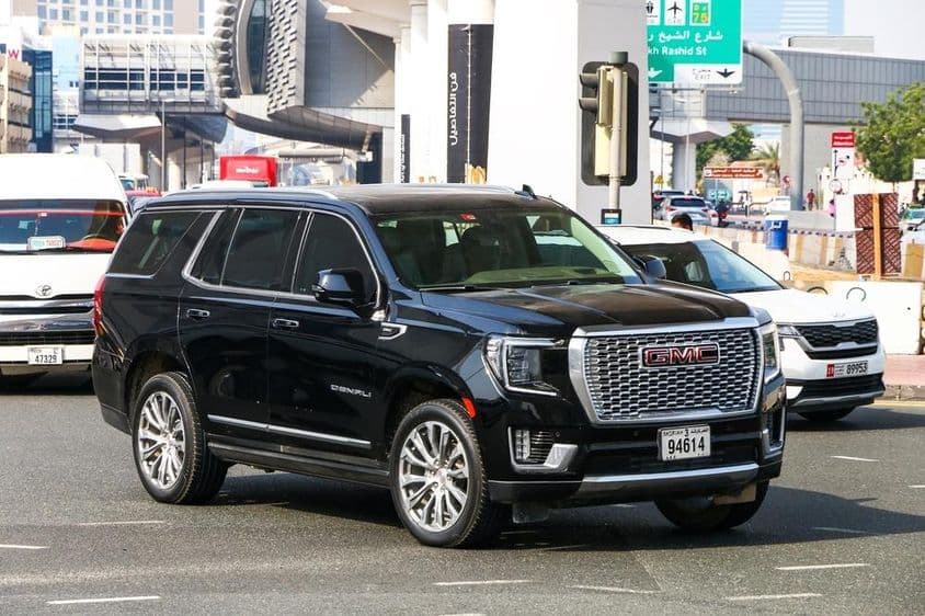 SUV de lujo estadounidense, el GMC.