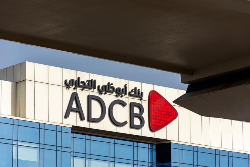 Banco Comercial de Abu Dhabi (ADCB) en la ciudad de Dubái.