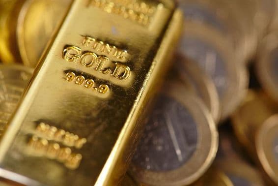 Una barra de oro con pureza 999.99.