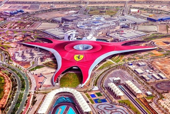 Abu Dhabi, el Parque Ferrari World.