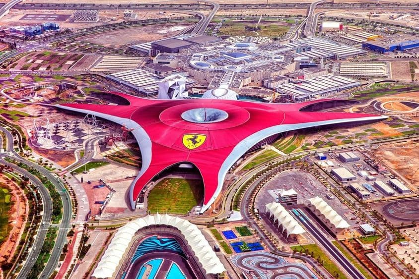 Abu Dhabi, el Parque Ferrari World.