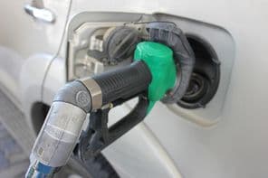 Equipo de estación de servicio en una bomba de combustible.