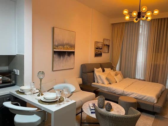 JVC, Dubái, dormitorio con comodidades inteligentes para una vida tranquila.