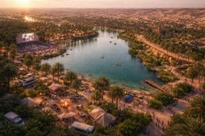 Panorama del oasis desértico Al Layan.