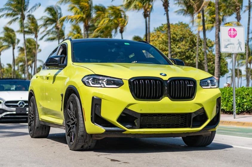 Crossover BMW X4 M 2022.