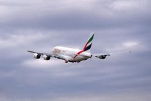 El avión de pasajeros Airbus A380-861 de Emirates.