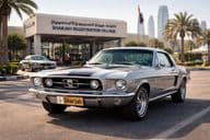 Intercambio de placas clásicas en Sharjah