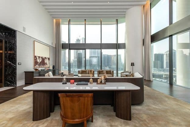 Diseño de interior de apartamento moderno en Dubái.