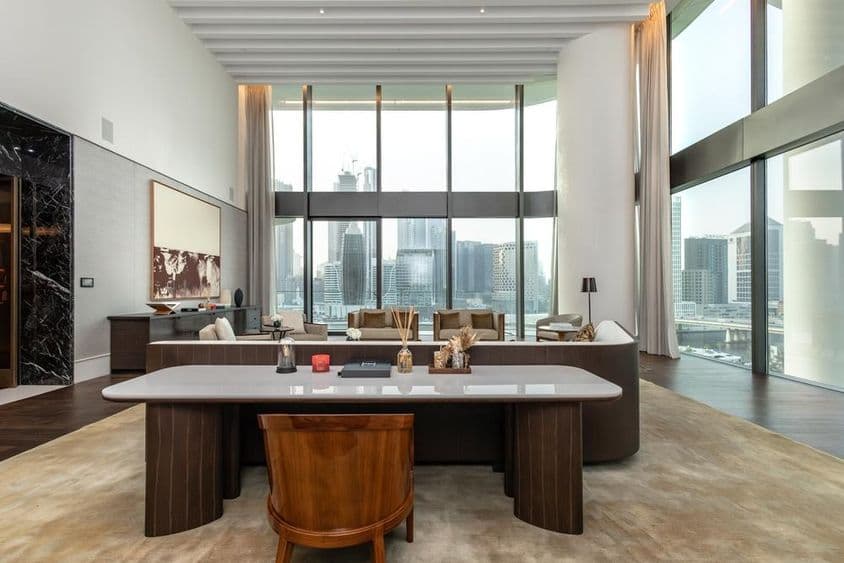 Diseño de interior de apartamento moderno en Dubái.