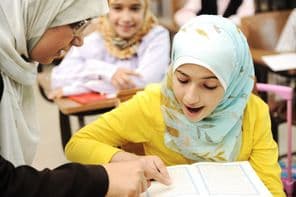 Niños en un aula escolar