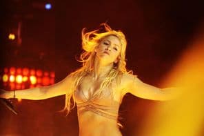Shakira actuando en la Arena de Minsk