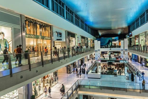 El interior del Dubai Mall